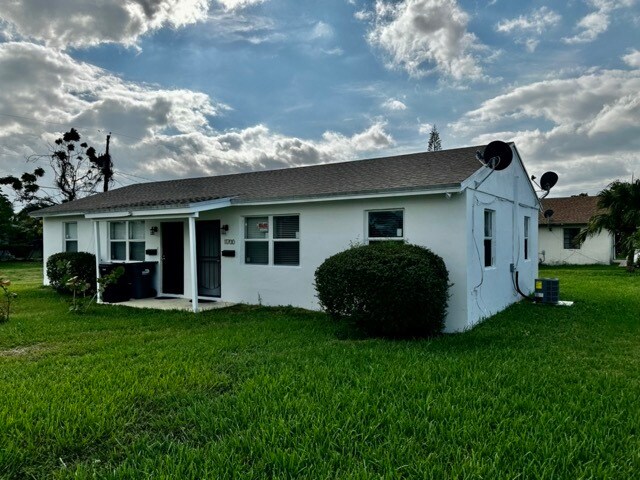 11700 SW 221st St in Goulds, FL - Building Photo