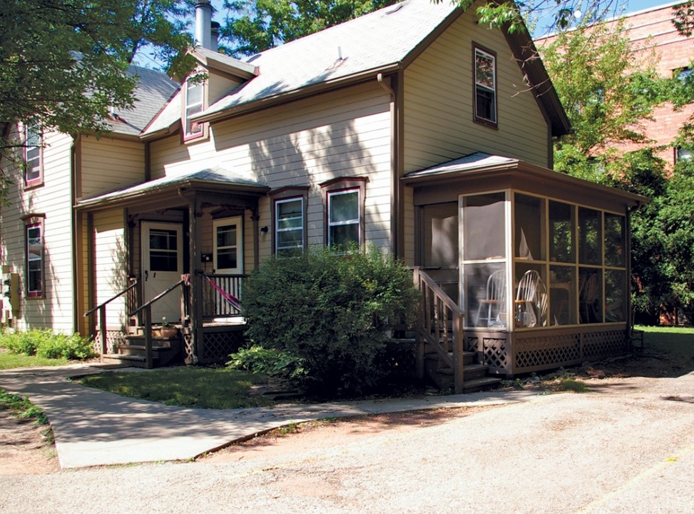 Landsdowne Court (107-119) in Madison, WI - Foto de edificio