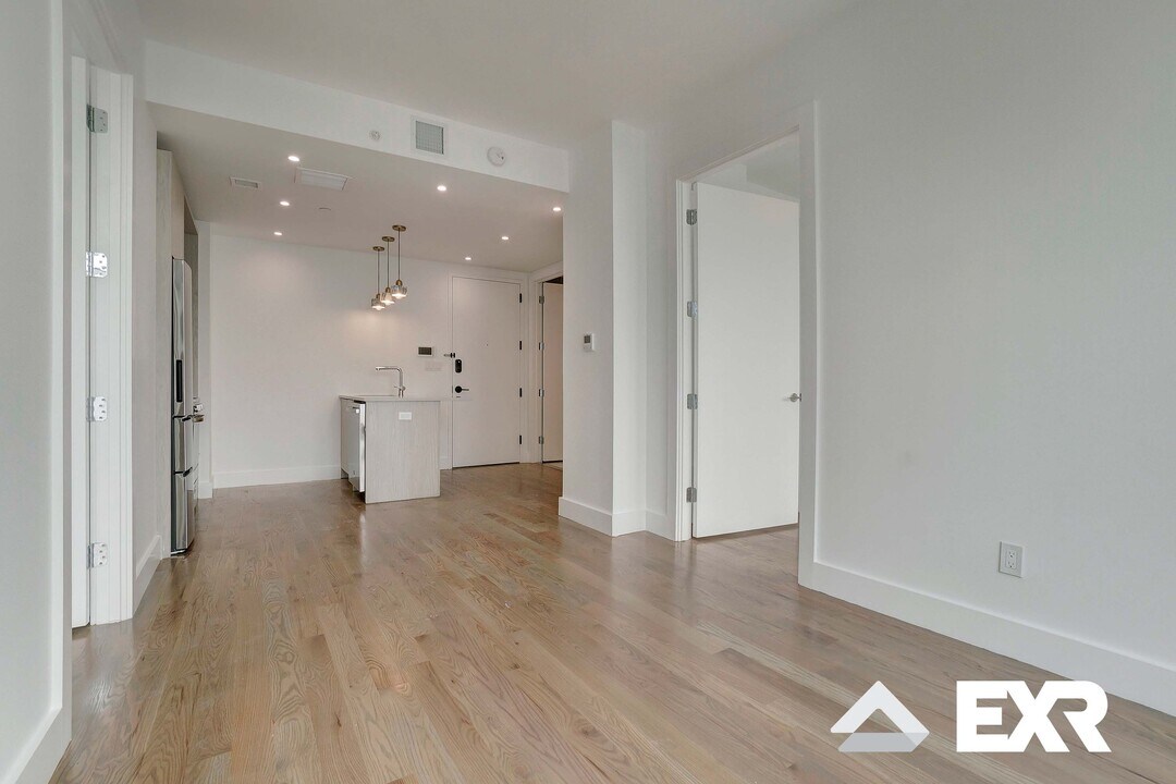 150 Erasmus St-Unit -305 in Brooklyn, NY - Building Photo
