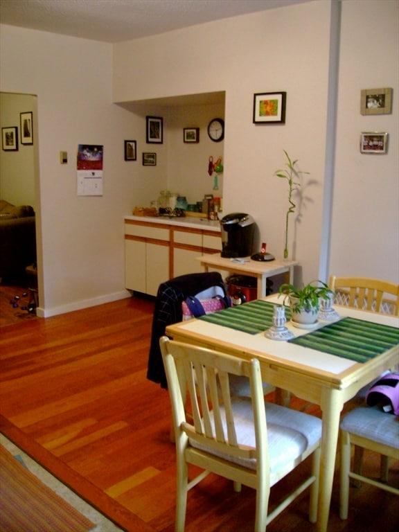 14 Cogswell Ave in Cambridge, MA - Building Photo - Building Photo