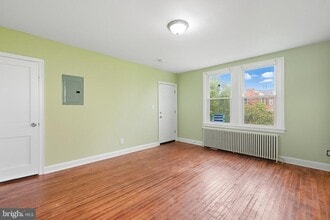 3919 R St SE in Washington, DC - Building Photo - Building Photo
