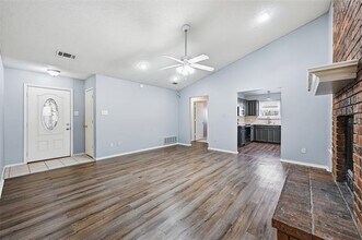 6421 Fairview Dr in Watauga, TX - Building Photo - Building Photo