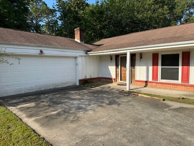 715 Lee Dr in Havelock, NC - Building Photo - Building Photo