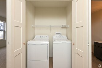 80 Arthurian Way in North Chili, NY - Building Photo - Building Photo