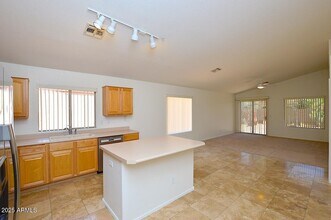 10253 E Penstamin Dr in Scottsdale, AZ - Building Photo - Building Photo