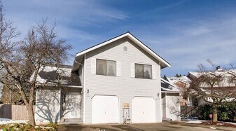 11504 SE 256th Pl in Kent, WA - Building Photo