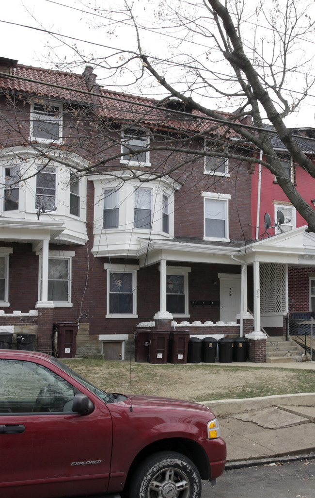 214 N Broom St in Wilmington, DE - Building Photo - Building Photo