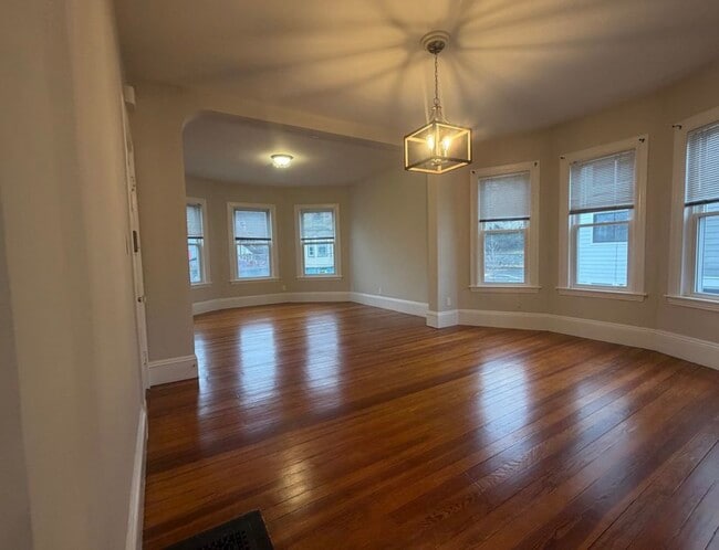 10 Lambert Ave, Unit 10 Lambert Ave