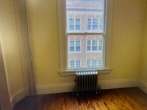 2 Ware St, Unit 403 in Cambridge, MA - Building Photo - Building Photo