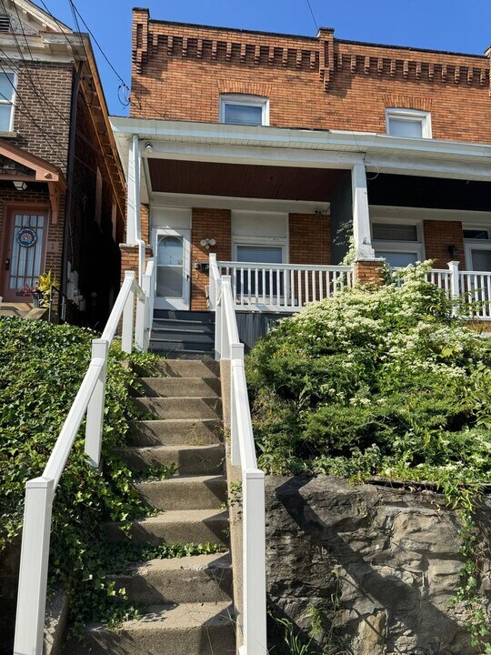 1323 Tennessee Ave in Pittsburgh, PA - Building Photo