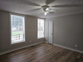 422 Meriwether St in Griffin, GA - Building Photo - Building Photo