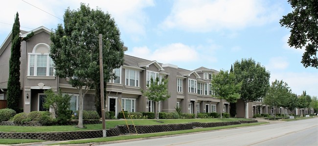 Wellington Court Condos in College Station, TX - Foto de edificio - Building Photo