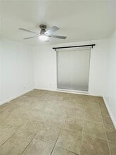 10211 Sugar Branch Dr in Houston, TX - Building Photo - Building Photo