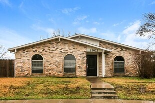 8902 Miami Dr in Rowlett, TX - Building Photo