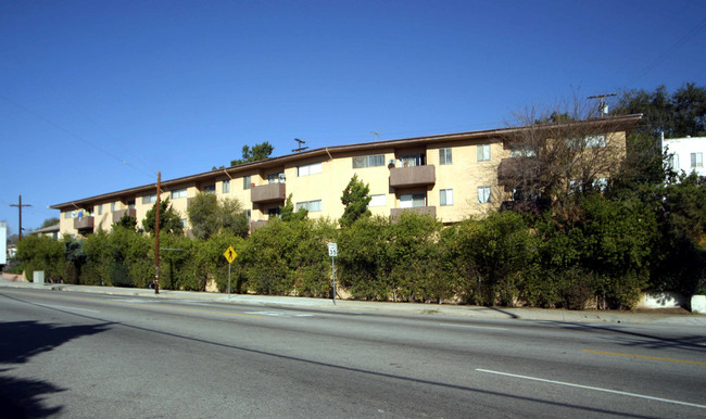 3575 Fletcher Dr in Los Angeles, CA - Building Photo - Building Photo