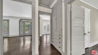 1917 Hillcrest Rd in Los Angeles, CA - Building Photo - Building Photo