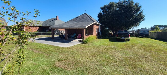 2732 White Oak River Rd in Maysville, NC - Building Photo - Building Photo