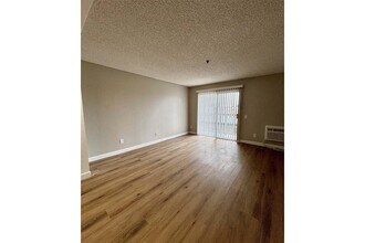 2701 Randolph St in Huntington Park, CA - Building Photo - Building Photo