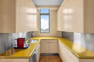 556 3rd Ave, Unit PHG in New York, NY - Building Photo - Building Photo