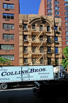 258-260 W 17th St in New York, NY - Building Photo