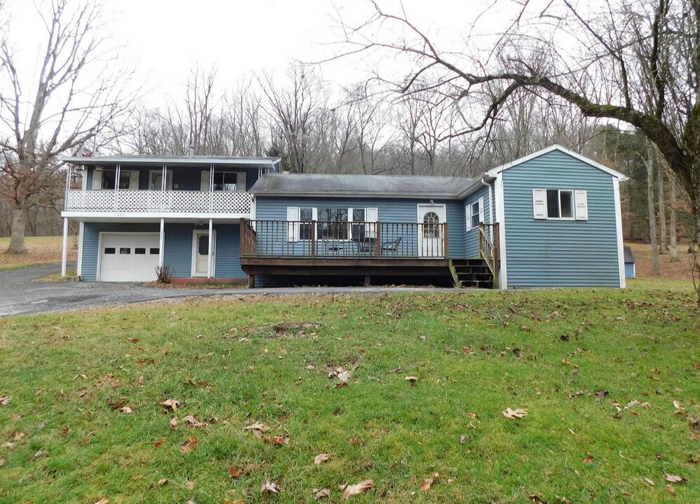 1800 Cassville Mount Morris Rd in Morgantown, WV - Building Photo