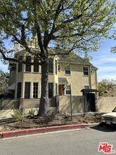 1086 Meadowbrook Ave in Los Angeles, CA - Building Photo - Building Photo