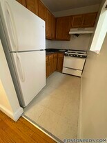 33 Lancaster Terrace in Brookline, MA - Building Photo