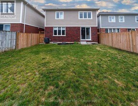 685 Doon S Dr in Kitchener, ON - Building Photo - Building Photo