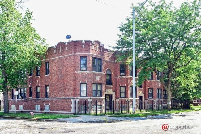 1518 W Marquette Rd in Chicago, IL - Building Photo - Building Photo