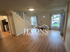 723 S Sprague Ave in Tacoma, WA - Building Photo - Building Photo