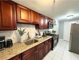 321 64th St in West New York, NJ - Building Photo