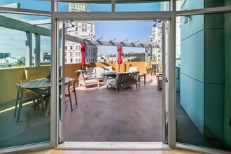 801 Ash St in San Diego, CA - Building Photo - Building Photo