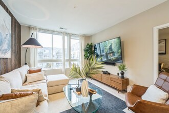 145 Riverhaven Dr, Unit Unit 430 in Oxon Hill, MD - Building Photo - Building Photo