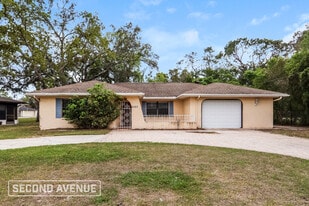 8262 Norbert St in Spring Hill, FL - Building Photo