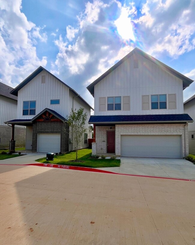 160 Oak Grove Ln in Aubrey, TX - Building Photo - Building Photo