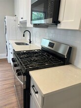 250-30 41st Dr in Queens, NY - Building Photo - Building Photo