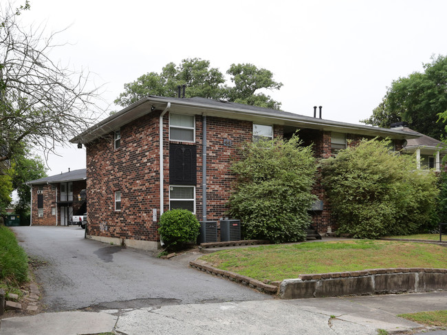44 Delta Pl NE in Atlanta, GA - Foto de edificio - Building Photo