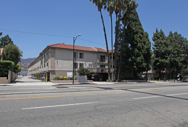 1620 N San Fernando Blvd in Burbank, CA - Building Photo - Building Photo