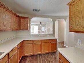 224 Tolcarne Dr in Hutto, TX - Foto de edificio - Building Photo