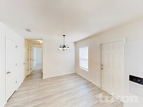 2425 Lake Forest Ave in Spring Hill, FL - Building Photo - Building Photo