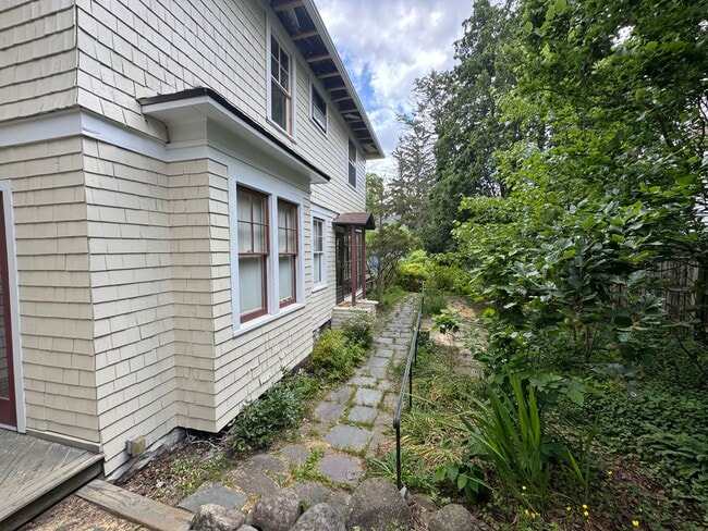 608 Ackerman Ave in Syracuse, NY - Building Photo - Building Photo