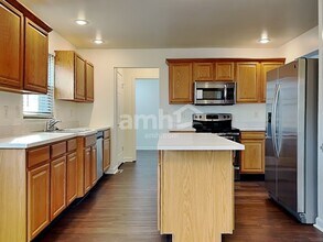 8400 Woodcreek Dr in Florence, KY - Building Photo - Building Photo