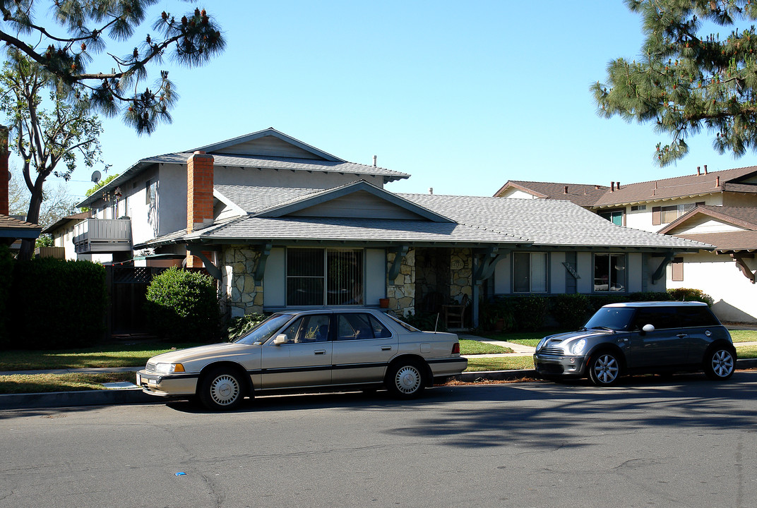 2720 W Aurora St in Santa Ana, CA - Foto de edificio