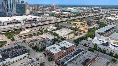 2205 McKinney St in Houston, TX - Building Photo - Building Photo
