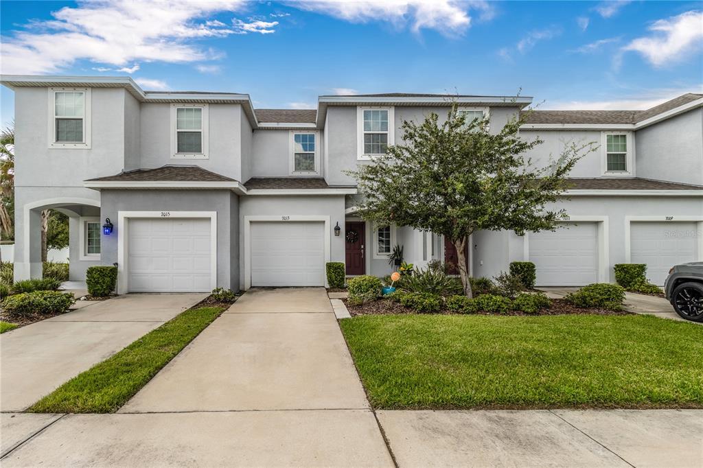 7013 Summer Holly Pl in Riverview, FL - Foto de edificio