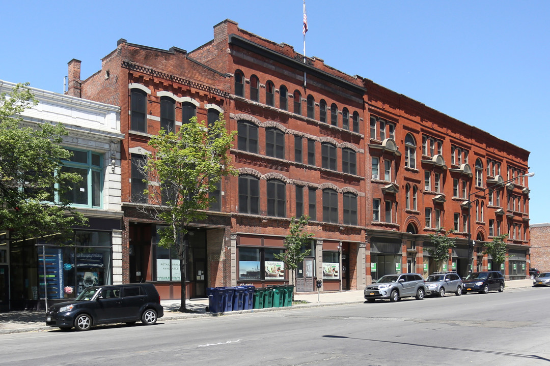 Bosche Lofts and 910 Main street. in Buffalo, NY - Building Photo