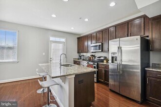 605 S Cherry Grove Ave in Annapolis, MD - Building Photo - Building Photo