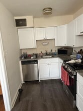 112 Fairfield Ln, Unit 1 in Wayne, PA - Foto de edificio - Building Photo