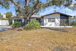 1801 62nd Terrace S in St. Petersburg, FL - Building Photo