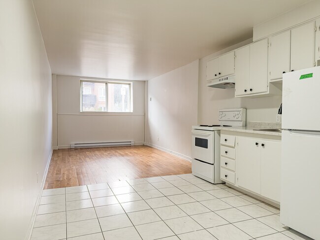 4750 E Ontario E in Montréal, QC - Building Photo - Building Photo